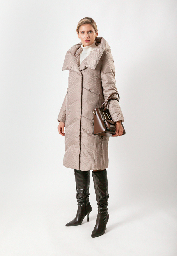 Beżowa kurtka z żakardowej tkaniny